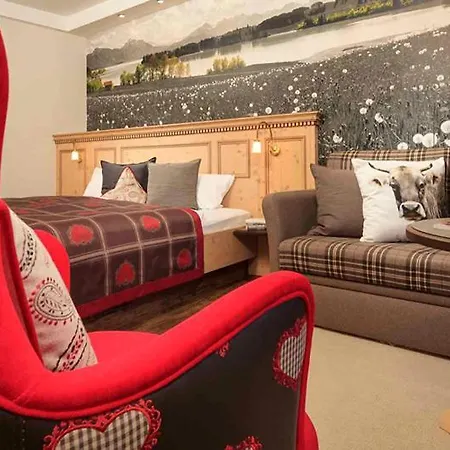 Sommer - Urlaubs- Und Wellnesshotel 4* Füssen