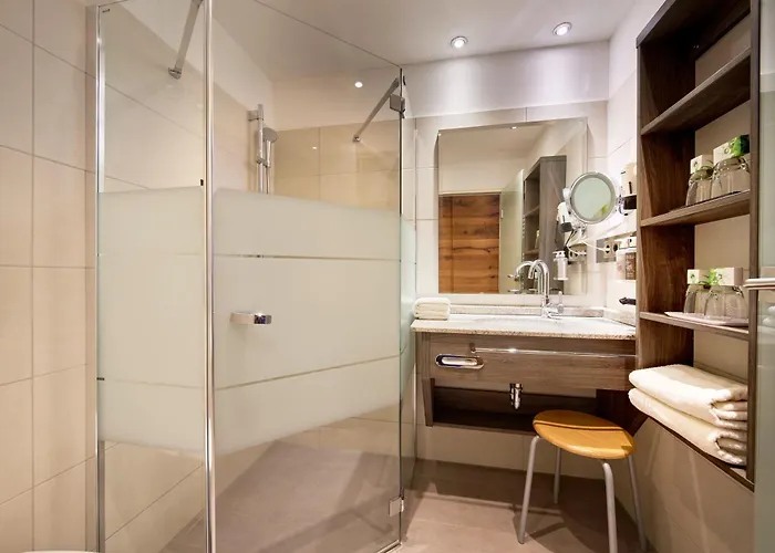Sommer Hotell 4*